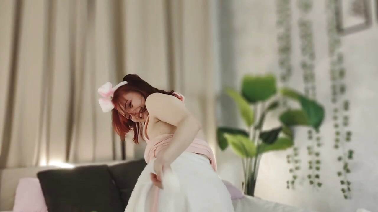 Кролик приглашает тебя в гости в свою комнату — filmik taticamomile, modela(-lki) na kamerkach