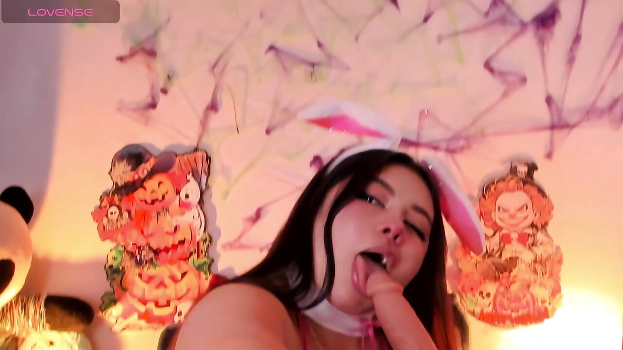 bunny halloween - video của lucy_blush