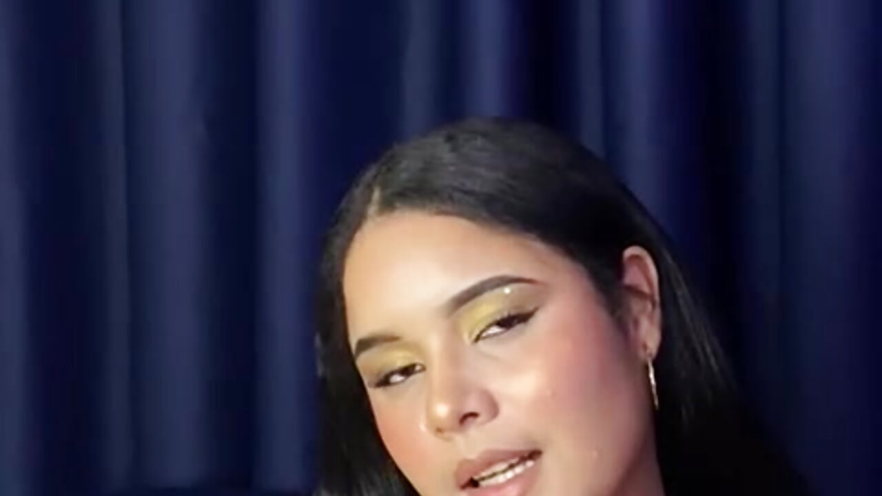 PLAY WITH ME? ❤️🐞 - video oleh aurora__johansson kamera model