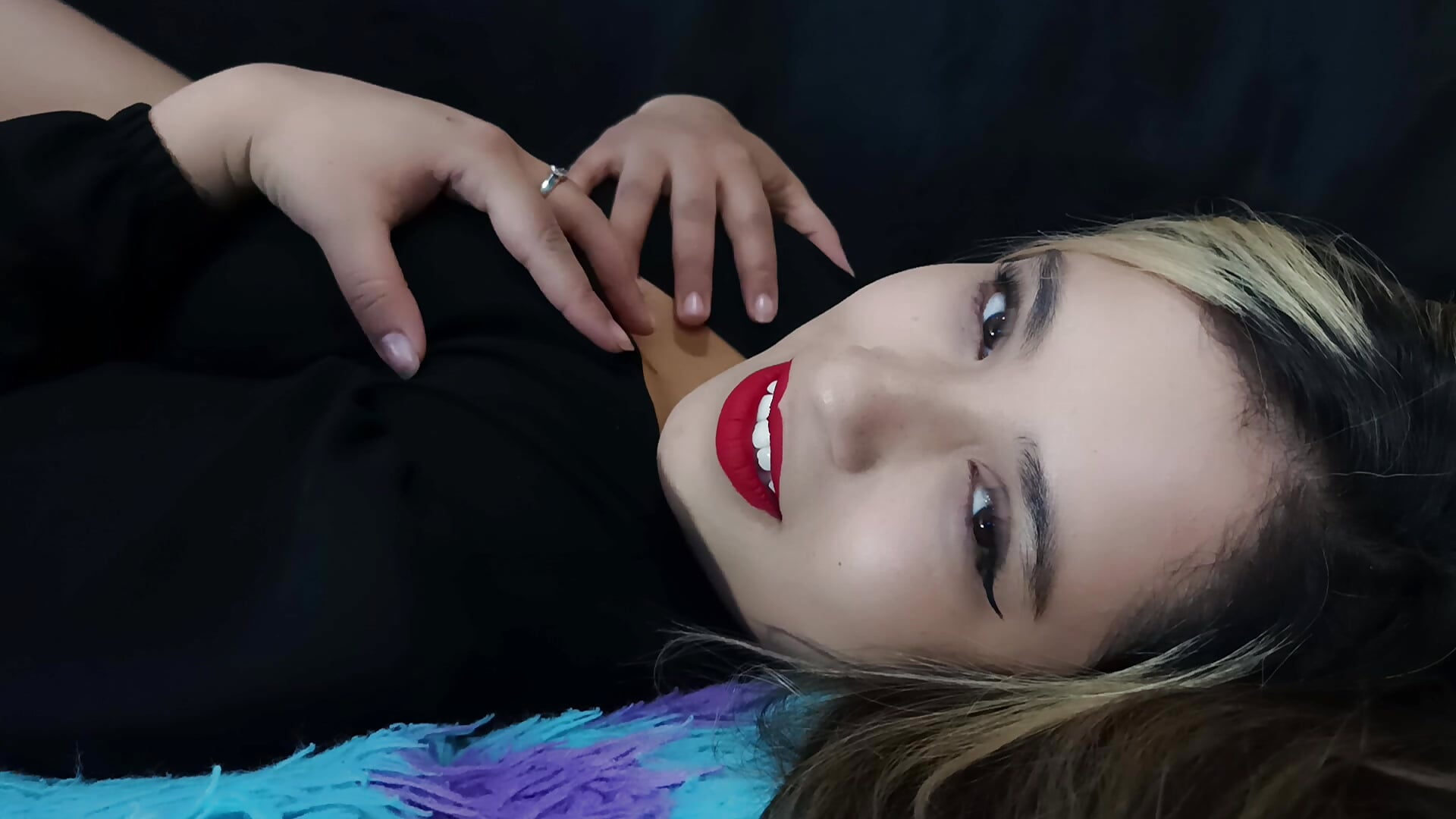 Alisson - відео від вебкаммоделі The_Deboras