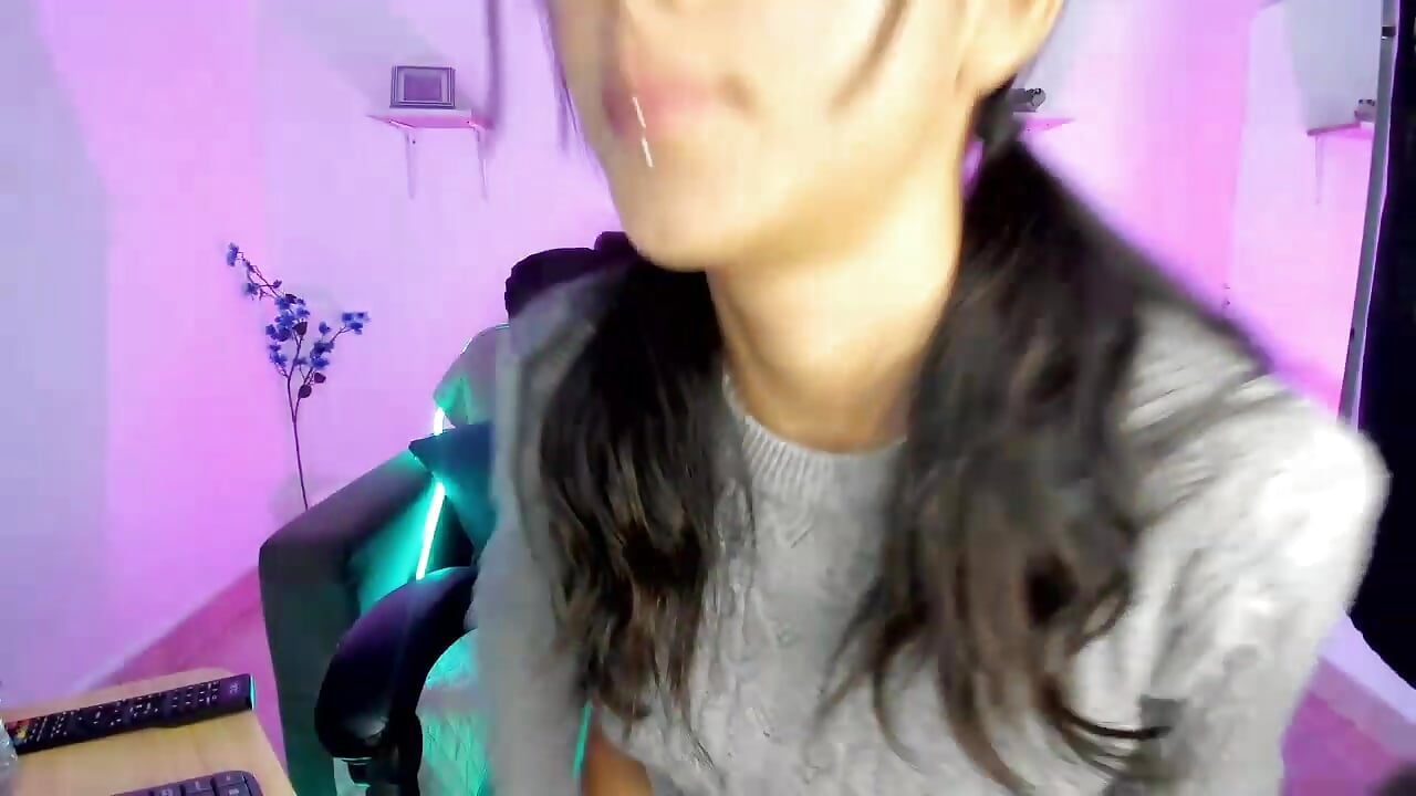 Striptis 👄 - video by jaulyn_18 cam model