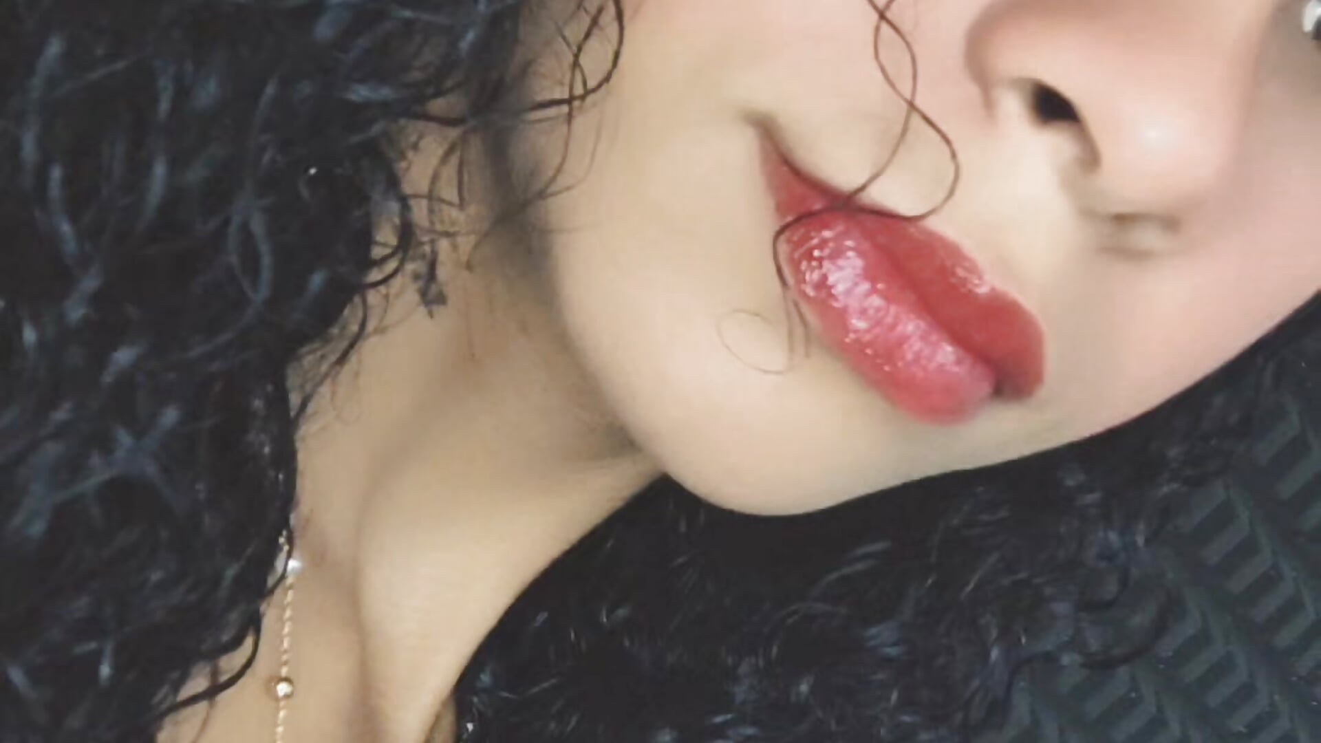 1000317939 - video by valeriavelasquez cam model