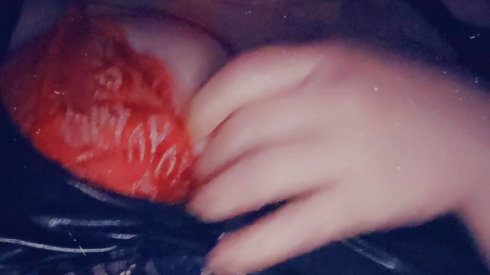 Playin around with my juicy pussy - Vídeo de Sexymilf6992, modelo de vídeos