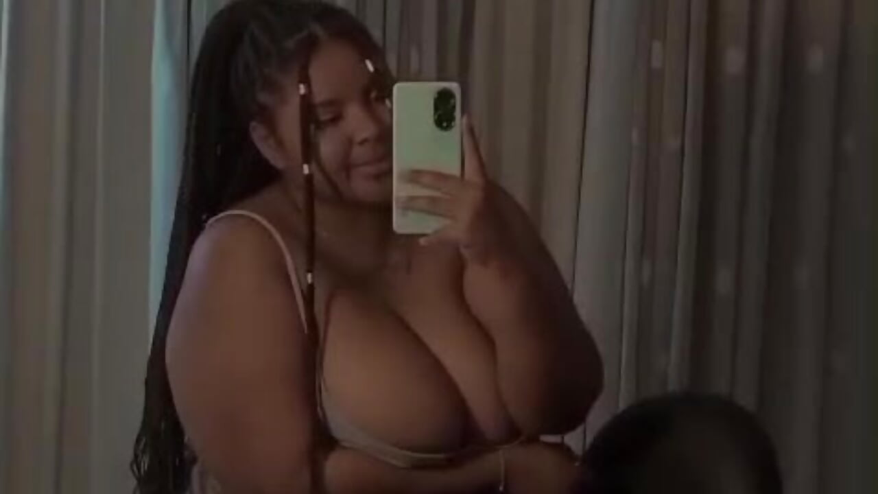 I'm a flirt right? 😚 - Video von Valentina_belmont Cam-Model