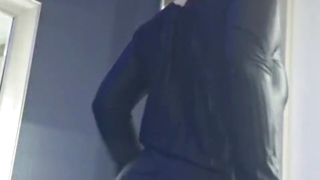 I'm ready to ride your cock! - video by EmiilyRousee