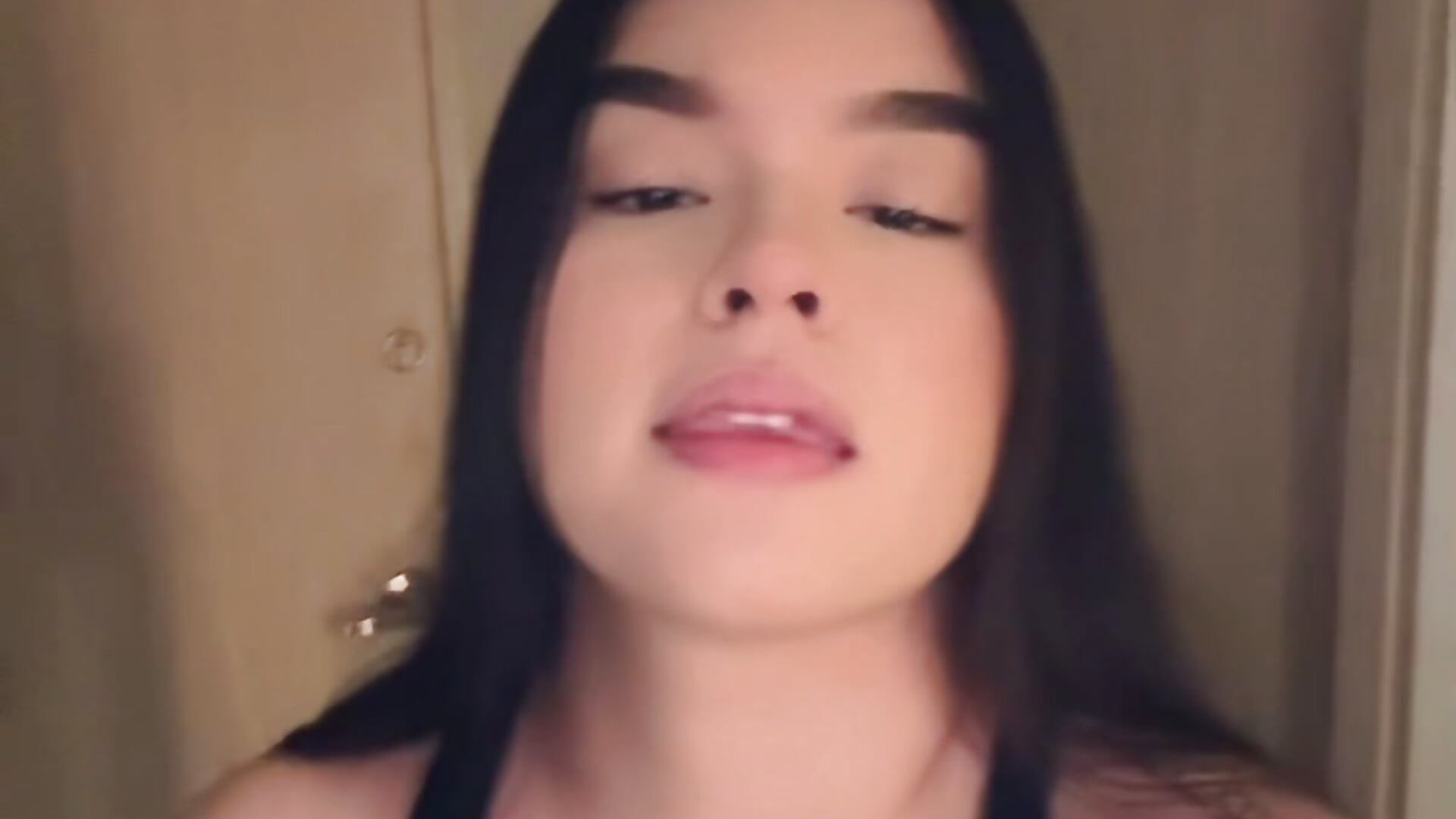 ScreenRecording_12-05-2025 19-10-45_1 - video by Noah_Leister cam model