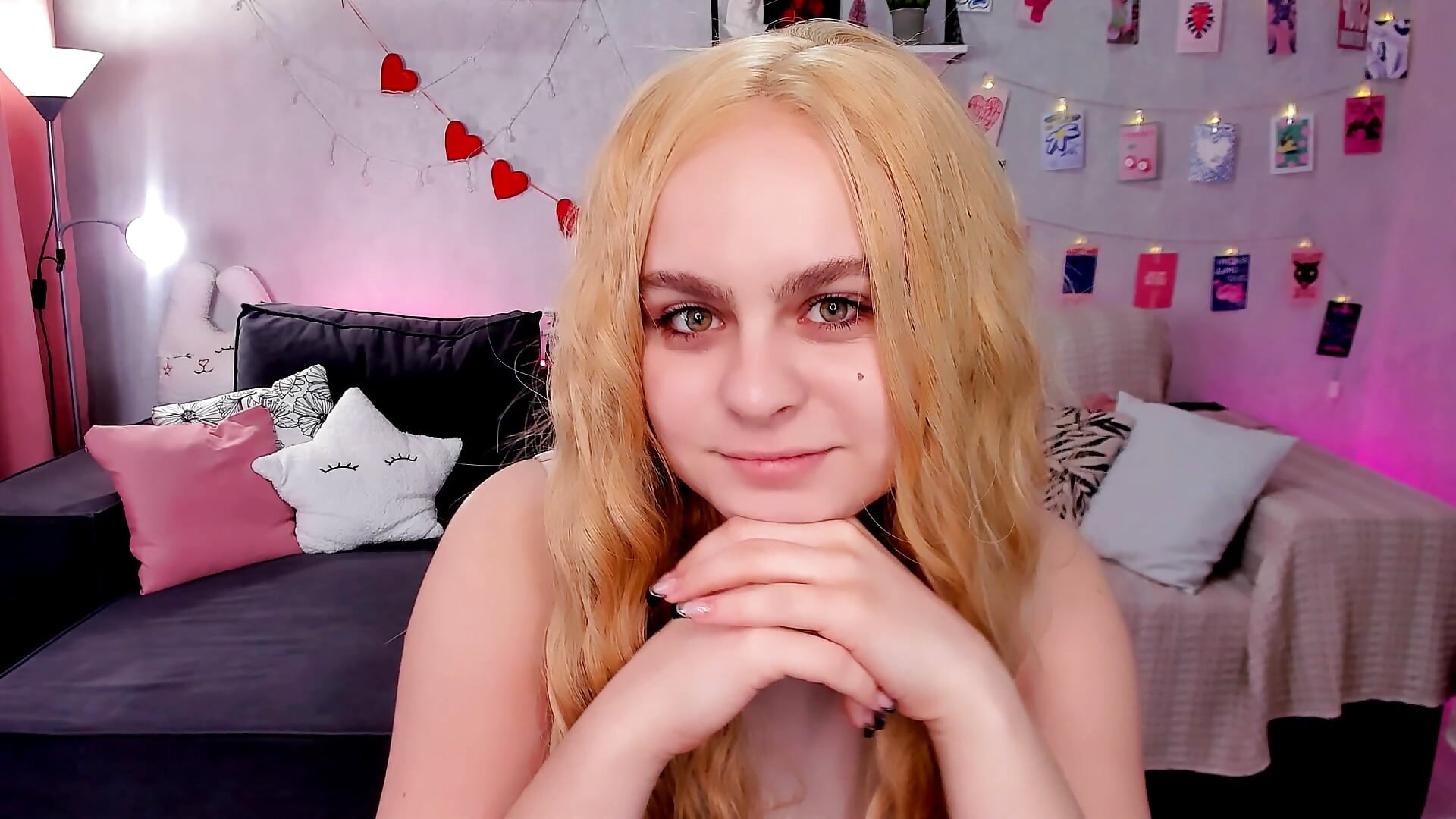 just me:) - video by VivienAllen cam model