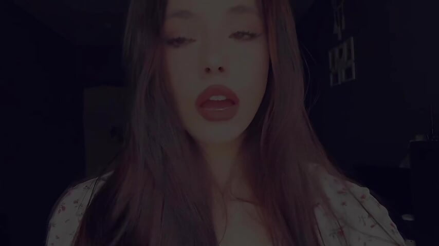 <3 - video của người mẫu cam RoxanaSanos