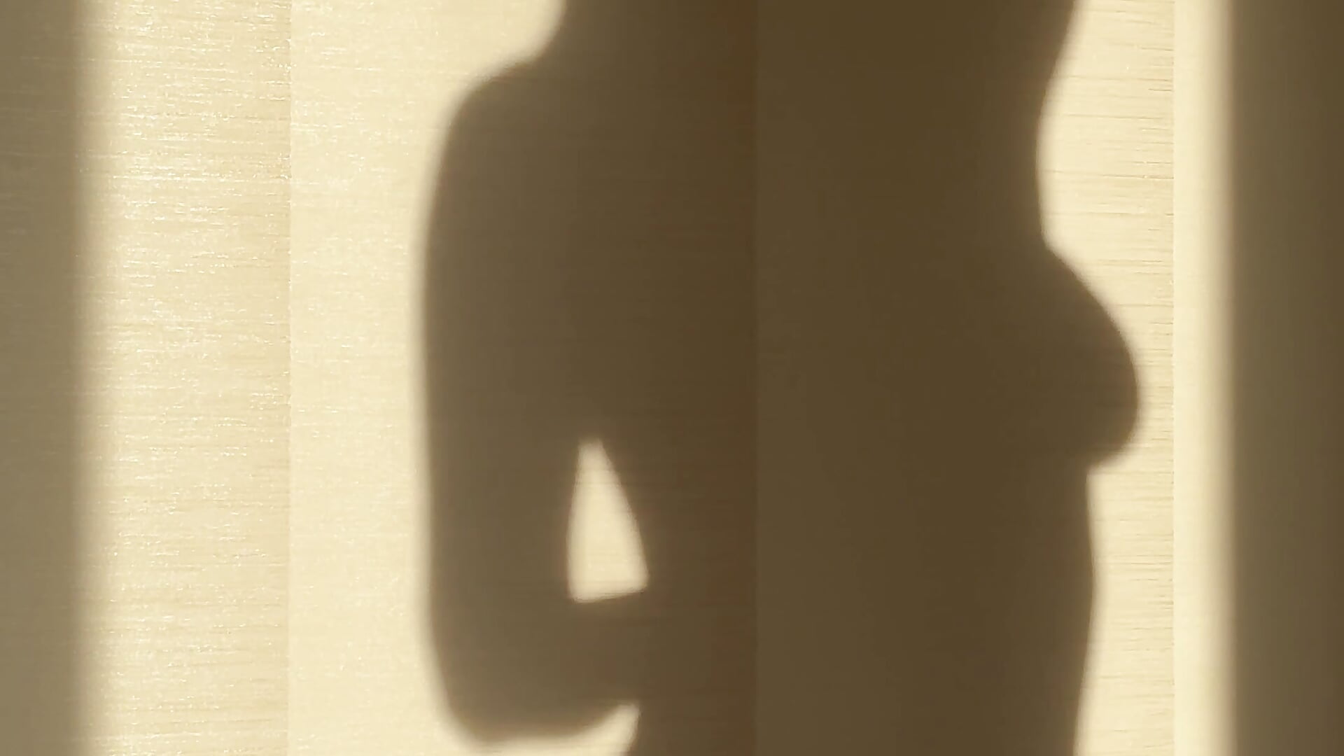 The shadow pose - video by Amder_Allen cam model