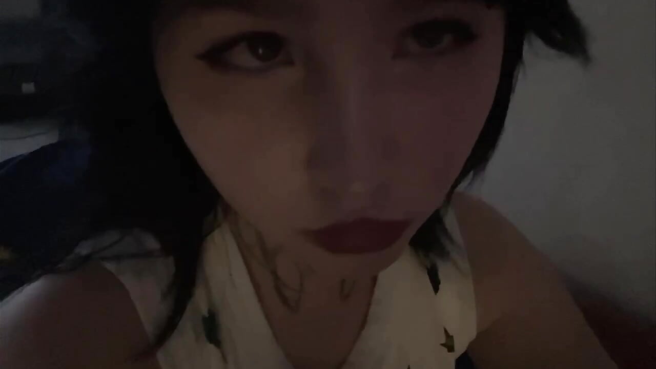 meow – видео вебкам-модели KrissyRied