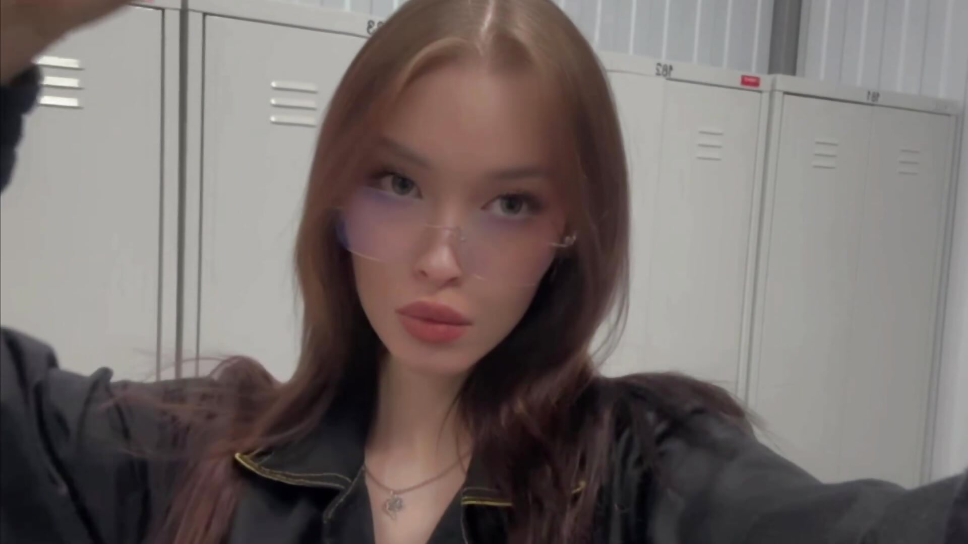 -6921834692493574149 – video modela na kameri elvvirk