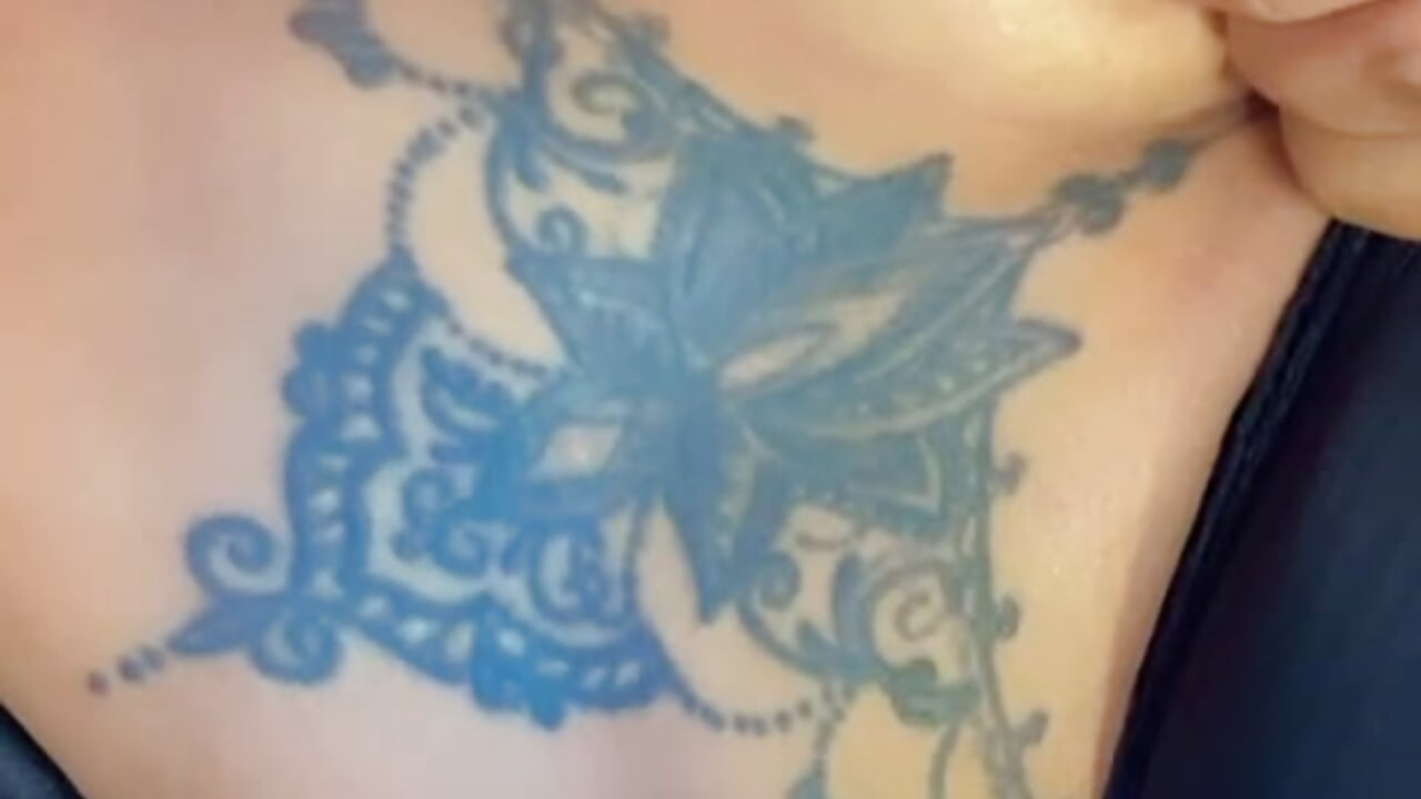 sexy tattoos on my body - วิดีโอโดย ZeynepYilmaz โมเดลแคม