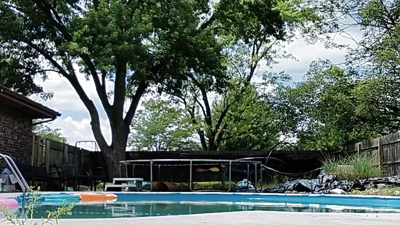 Pool time 💕 swimming 🥽