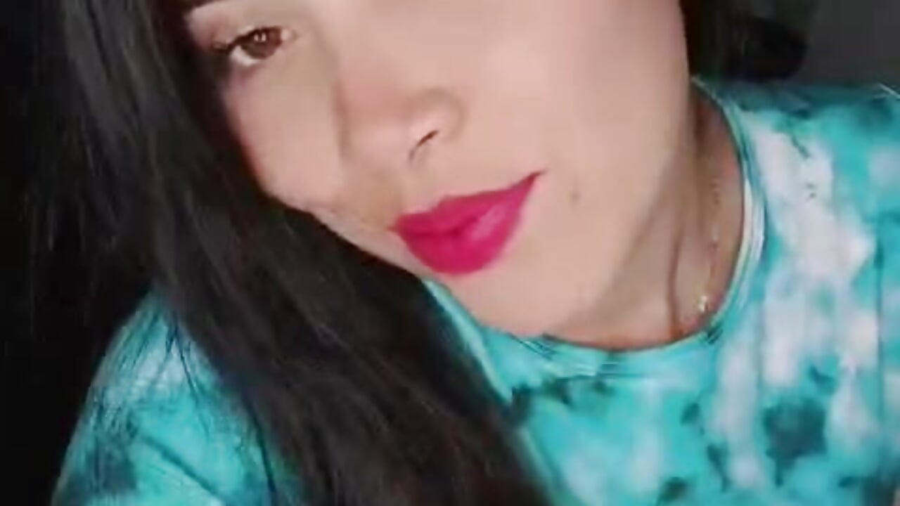 Hello - video Samyfoxx_ kameramallilta