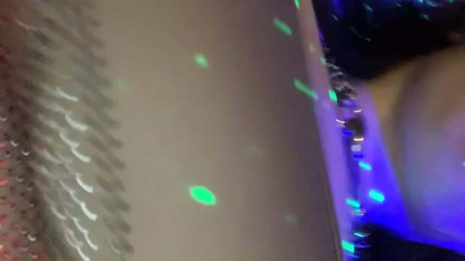 jiggle jiggle - video by vampboytoy cam model