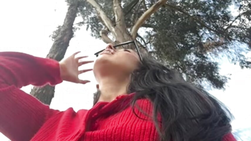 masturbating in the park🤪 – video od webkamerové modelky susi_chimm