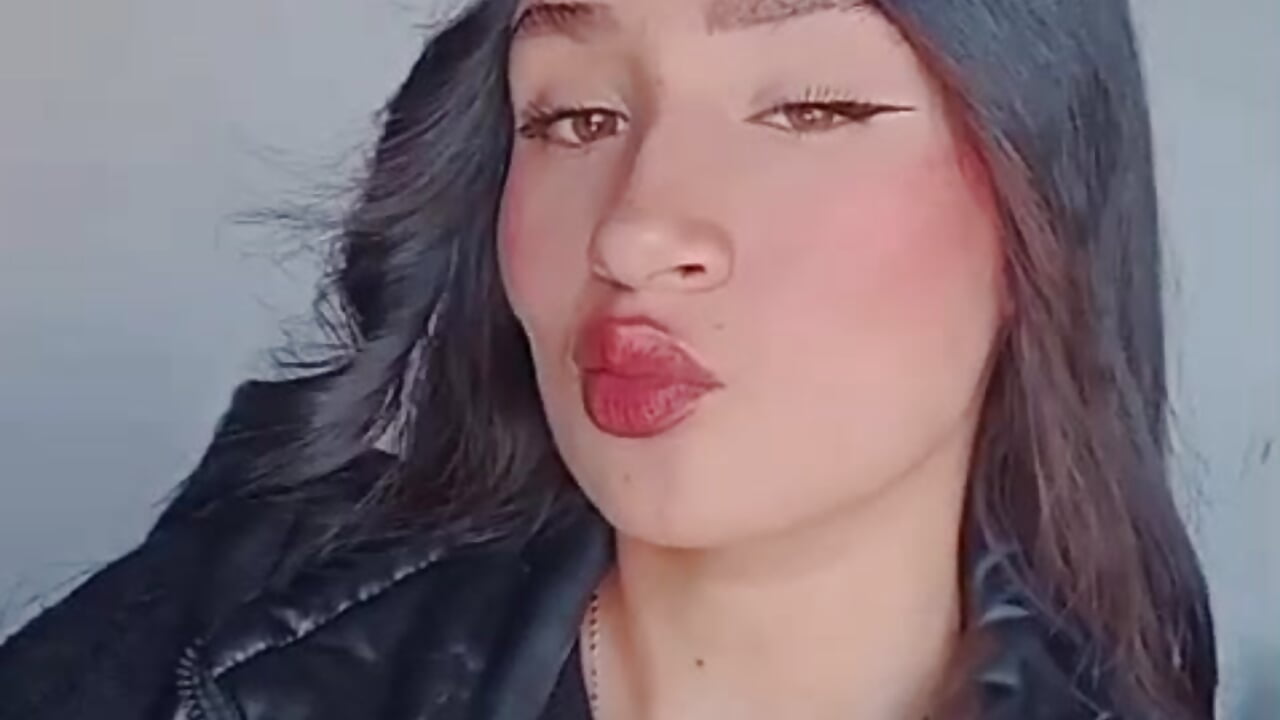 kiss me – video modela na kameri ginebrapurple