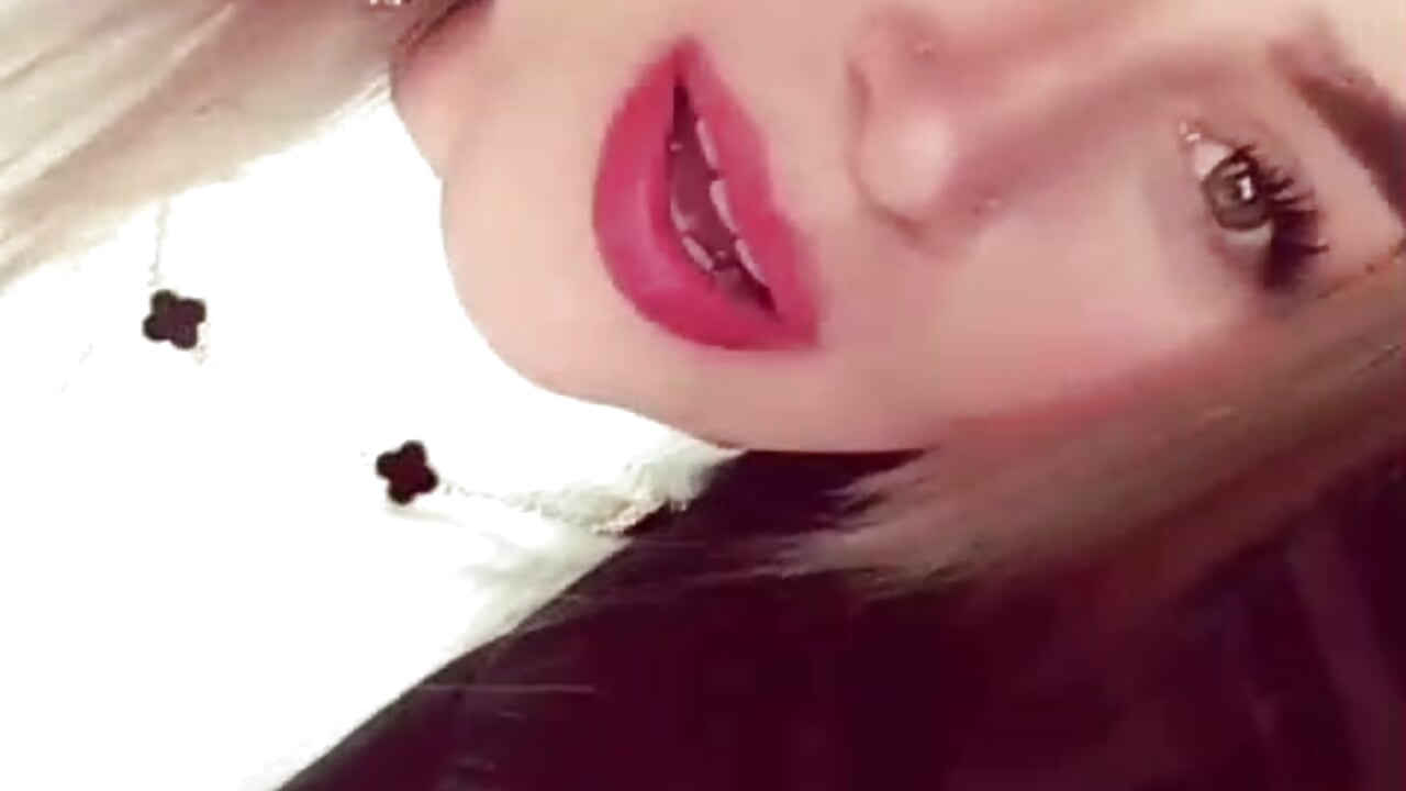 come with me🤩 - video by Victoria_hunts cam model