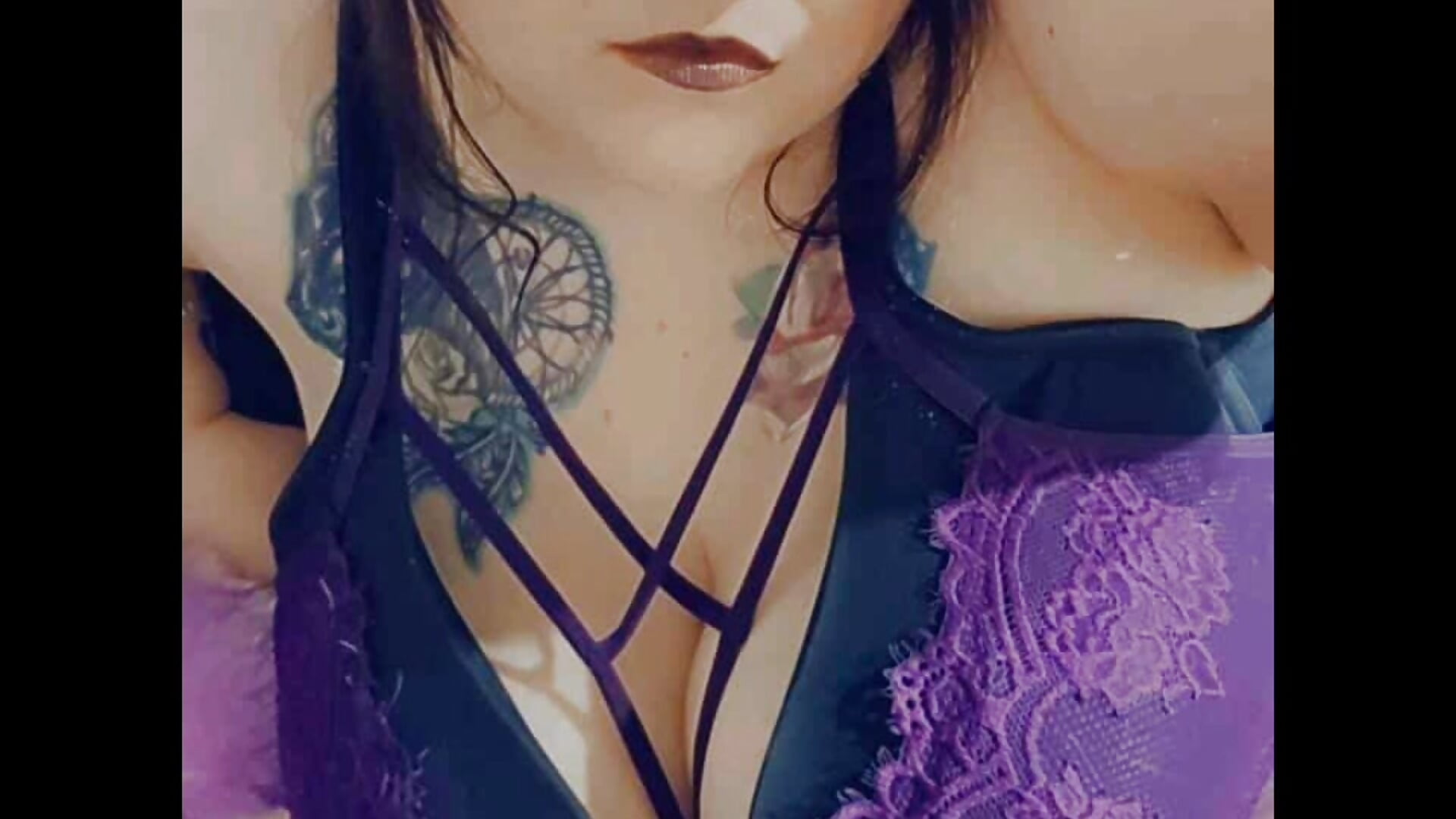 Behaving? — filmik lovemistress859, modela(-lki) na kamerkach