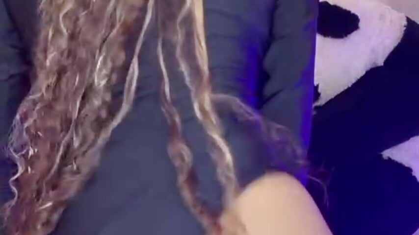 Twerking - video by angels-brown cam model