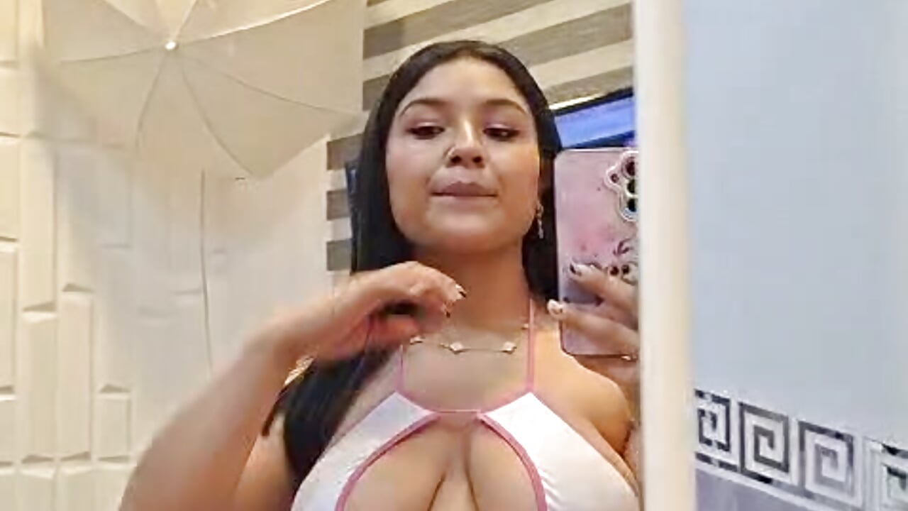 Tell me which part of my body is your favorite and I'll give you a gift - video by Kymmi cam model