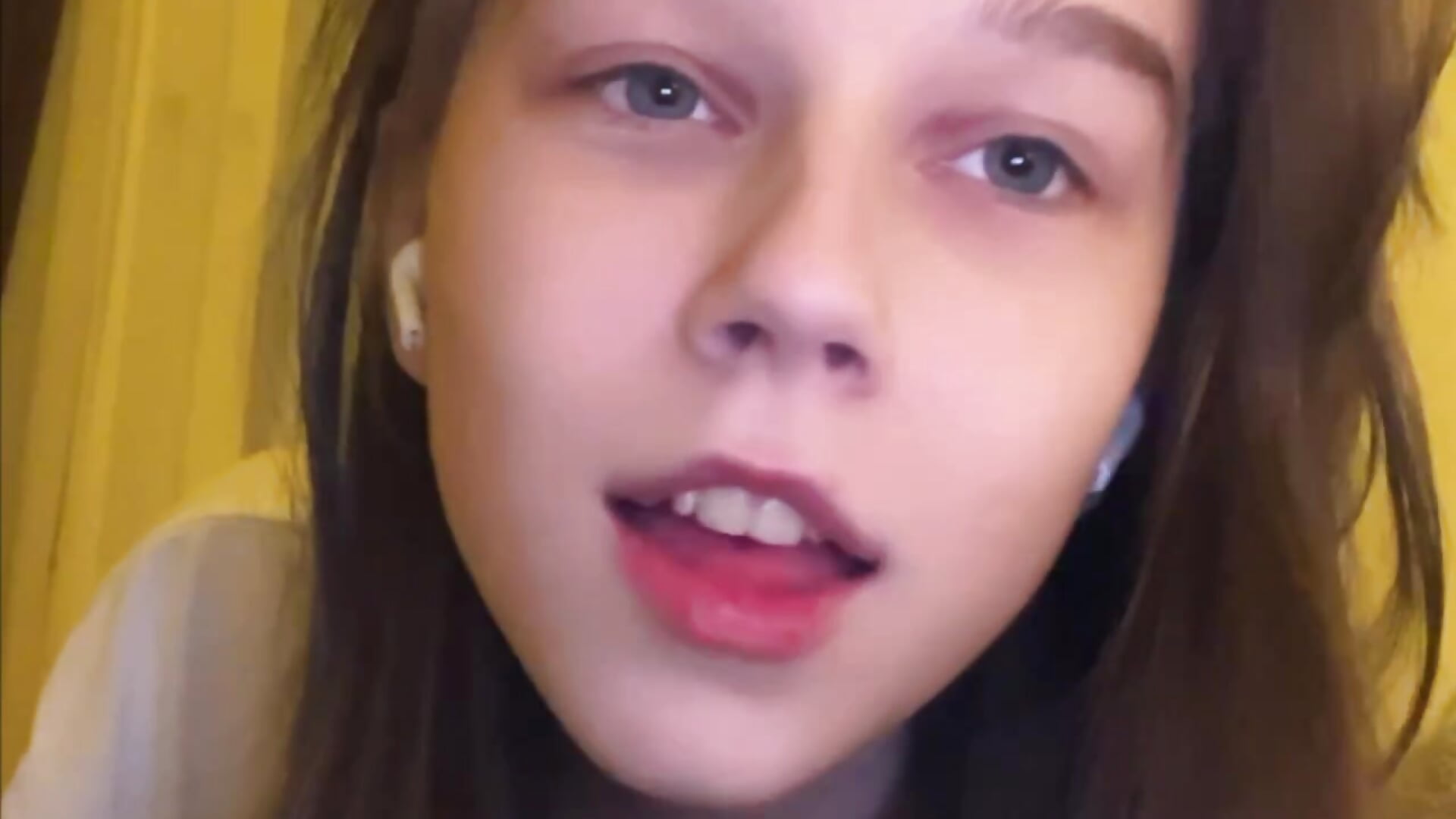 <3 - 視頻由 SecretVikki69 主播提供