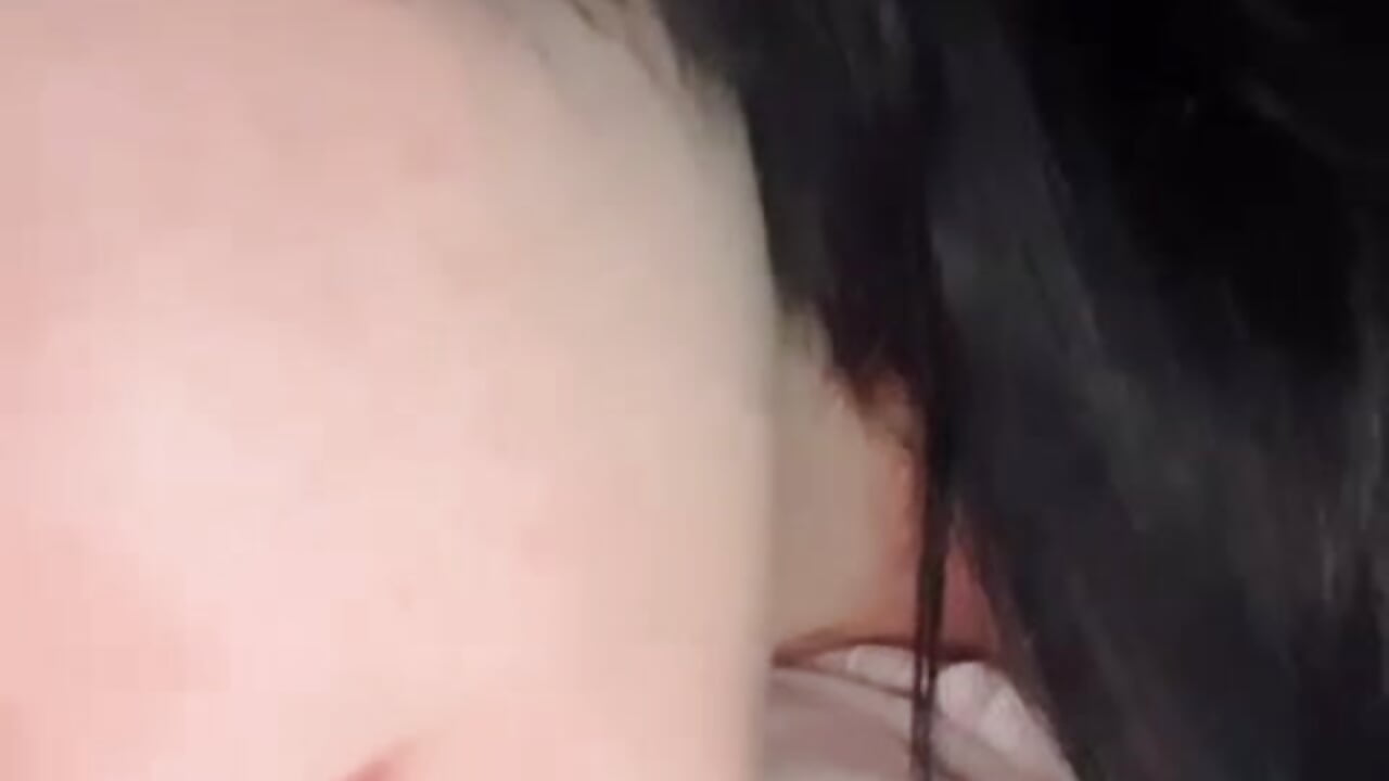 jugando - video oleh model kamera emilyRosett