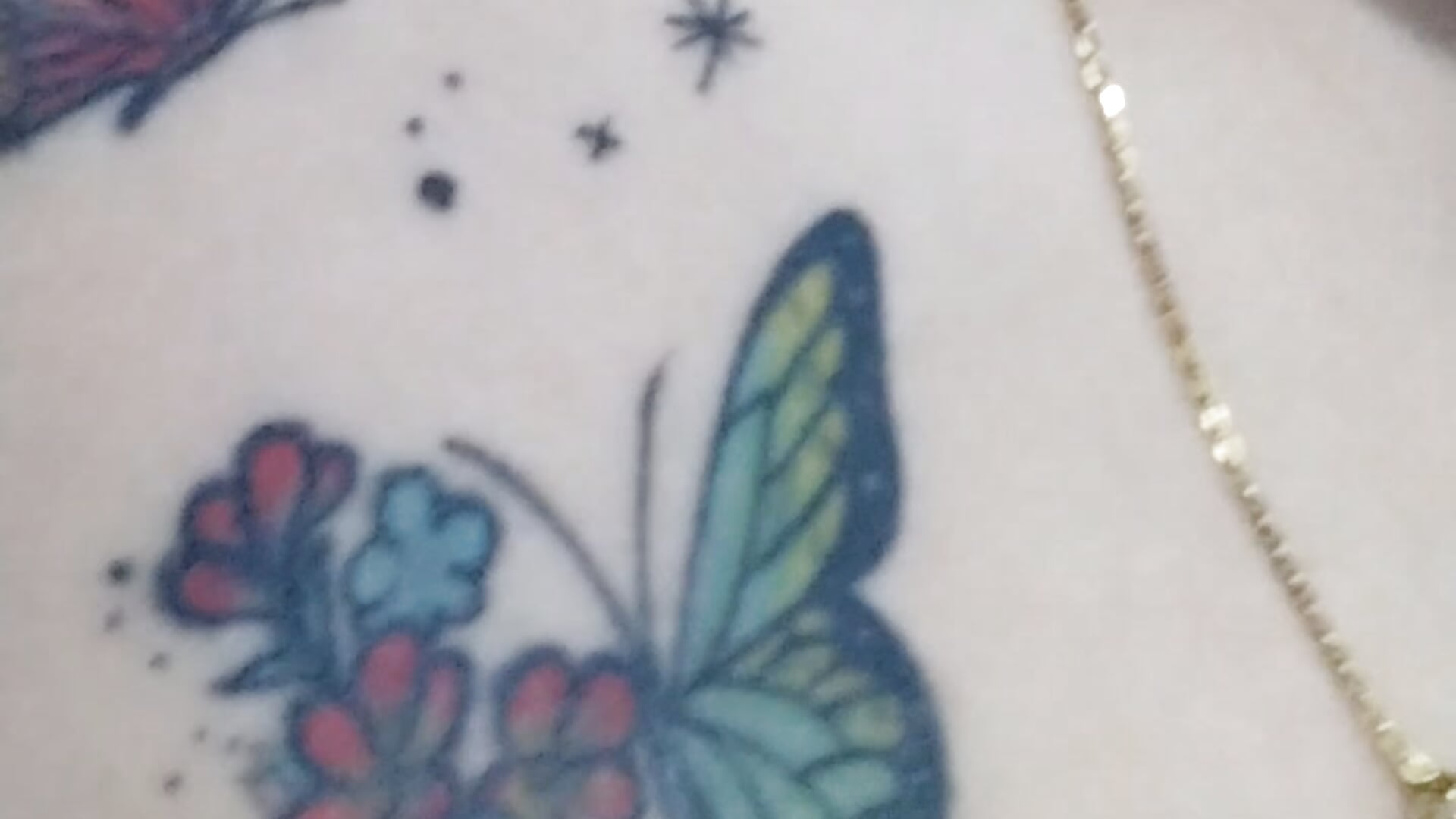 1000000187 - βίντεο μοντέλου Kiki-vn