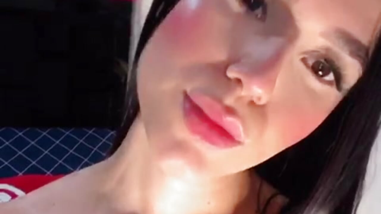 Damn...🫣 - Vídeo de Sara_conn, modelo de vídeos