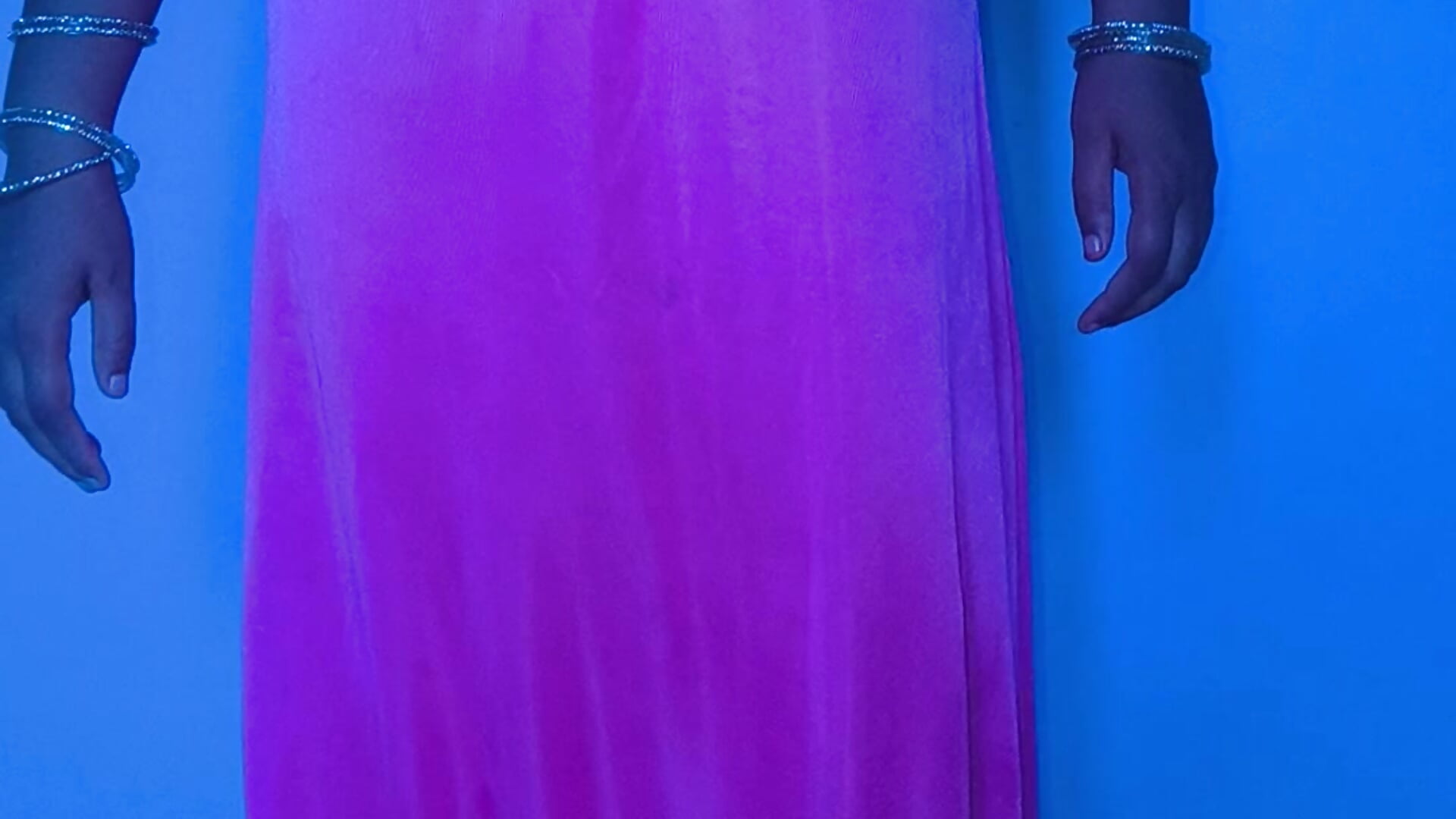 Free video 😁 - Video von Aanushka Cam-Model