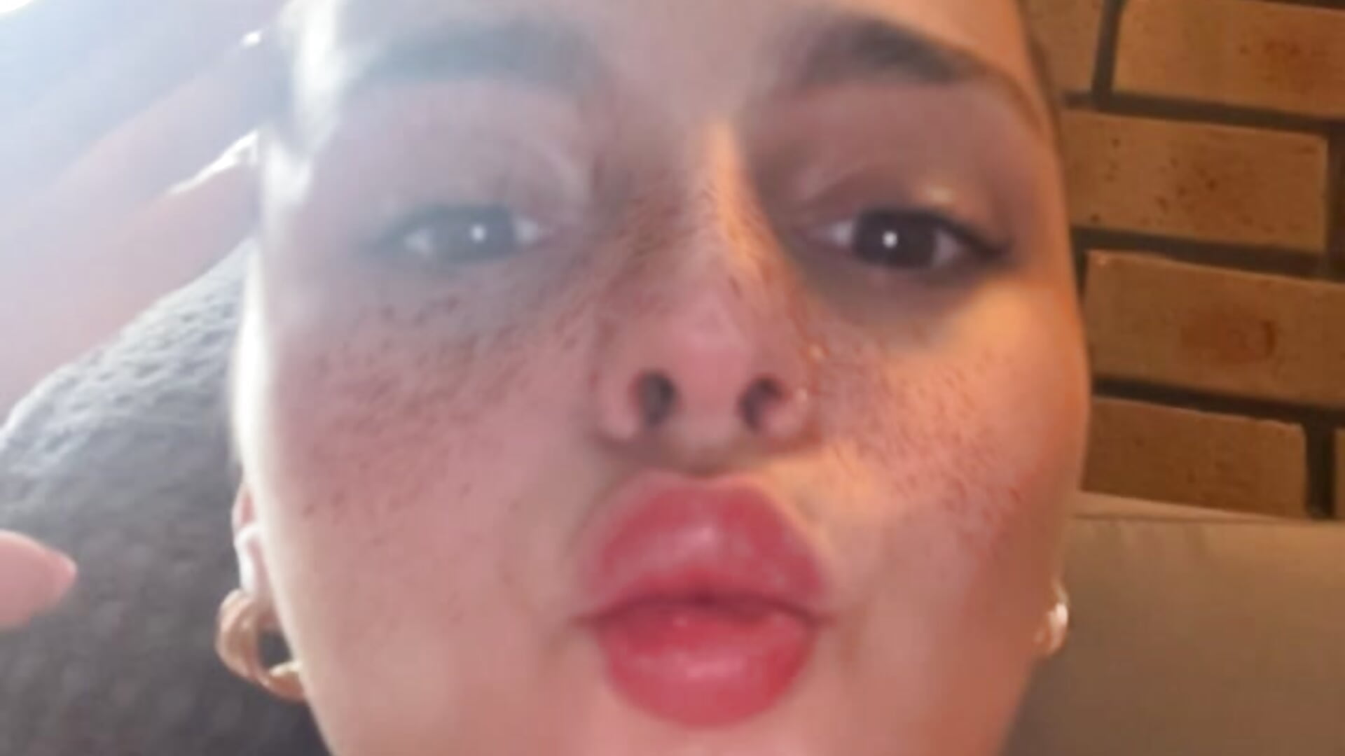 D8C28C02-035A-4826-B5FF-858D491357A6 - vidéo du modèle de showcams AngelAfterHoursxo