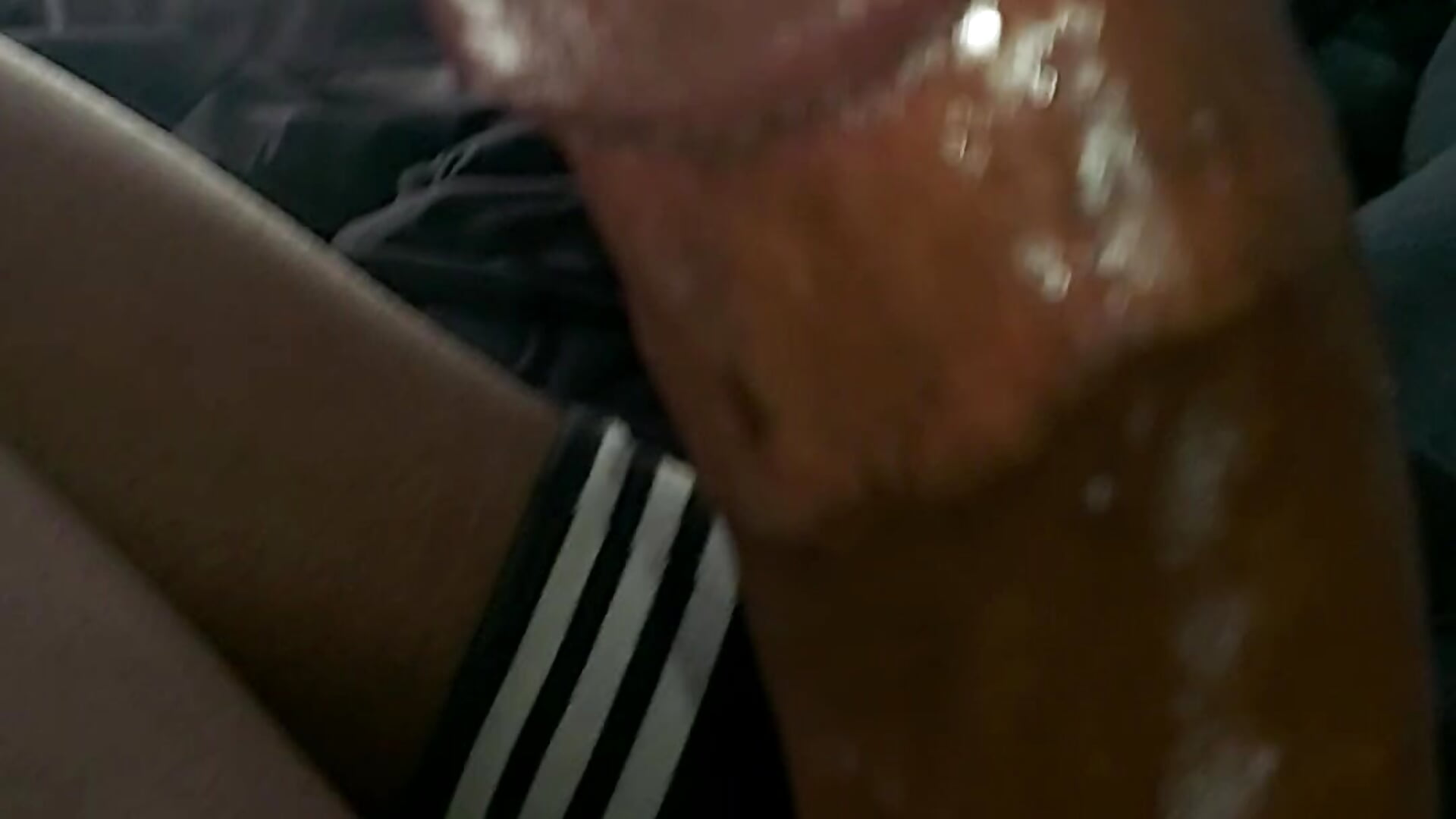 Oily Handjob and ass play - vidéo du modèle de showcams Masked_Pappi