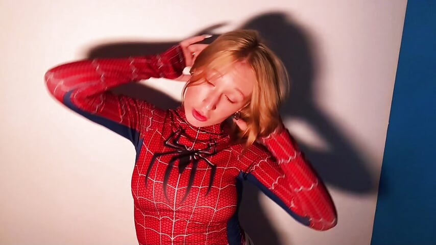 your supergirl ❤🖤 - vídeo de la modelo de cam Mira_Berto