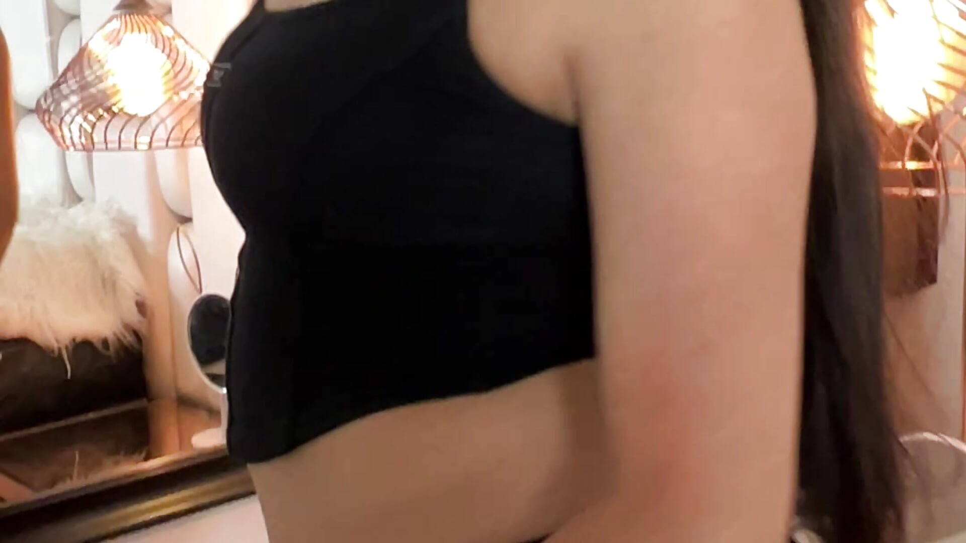 Welcome– AliciaMac kameramodell videója