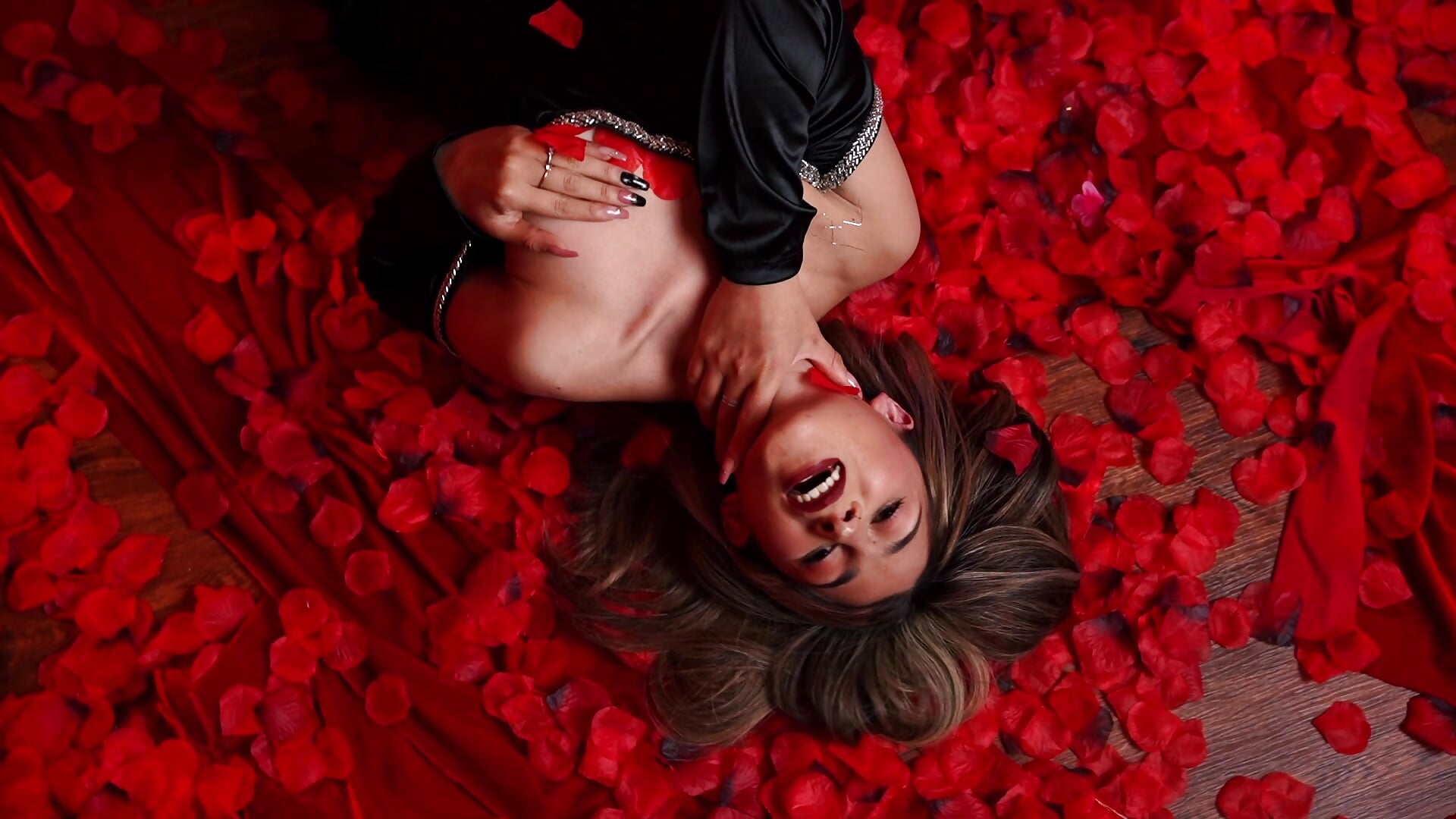 Sexy me 💥 - Vídeo de SaraRoadess, modelo de vídeos