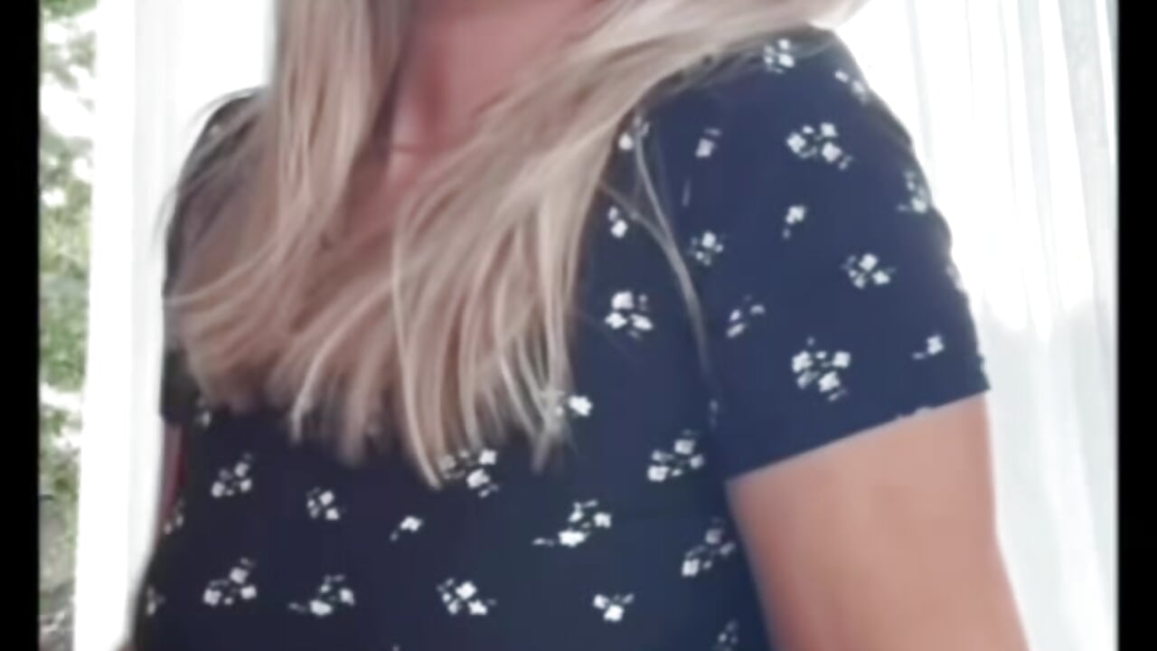 v24044gl0000d6is7o7og65rjrng6i50 - video by MatureQueen41