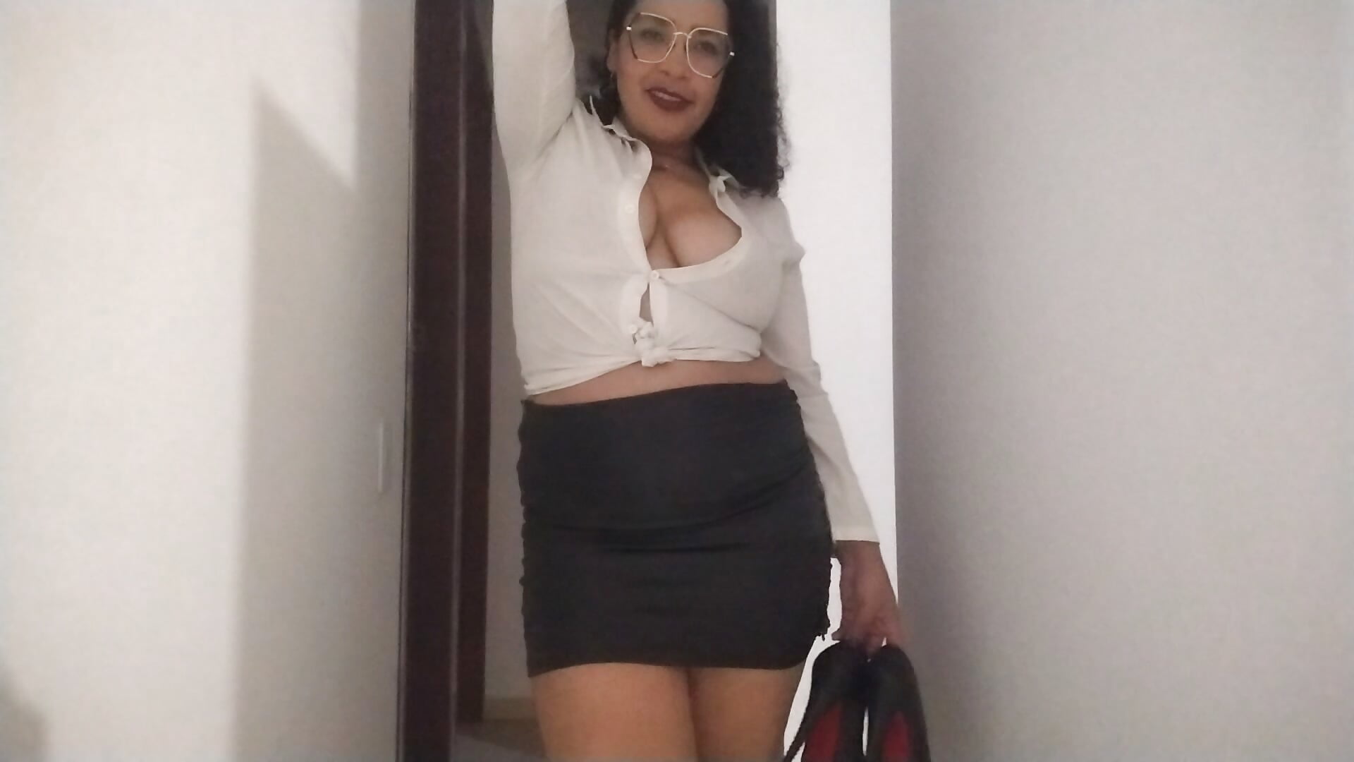 Traviesa en la oficina - video by Nerea_Boolsara8 cam model