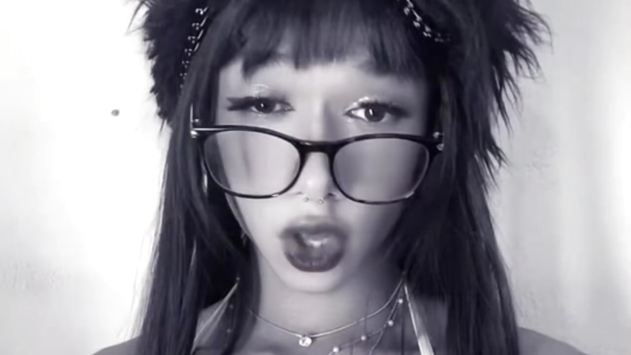 1ad596a2293046658437b8cf37776fee.mov - відео від вебкаммоделі Billie_Turneer