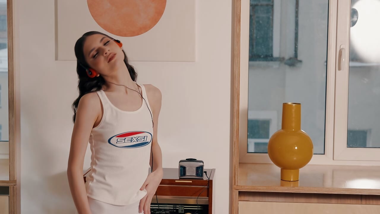 retro girl - Vídeo de GIGI_DAVS, modelo de vídeos