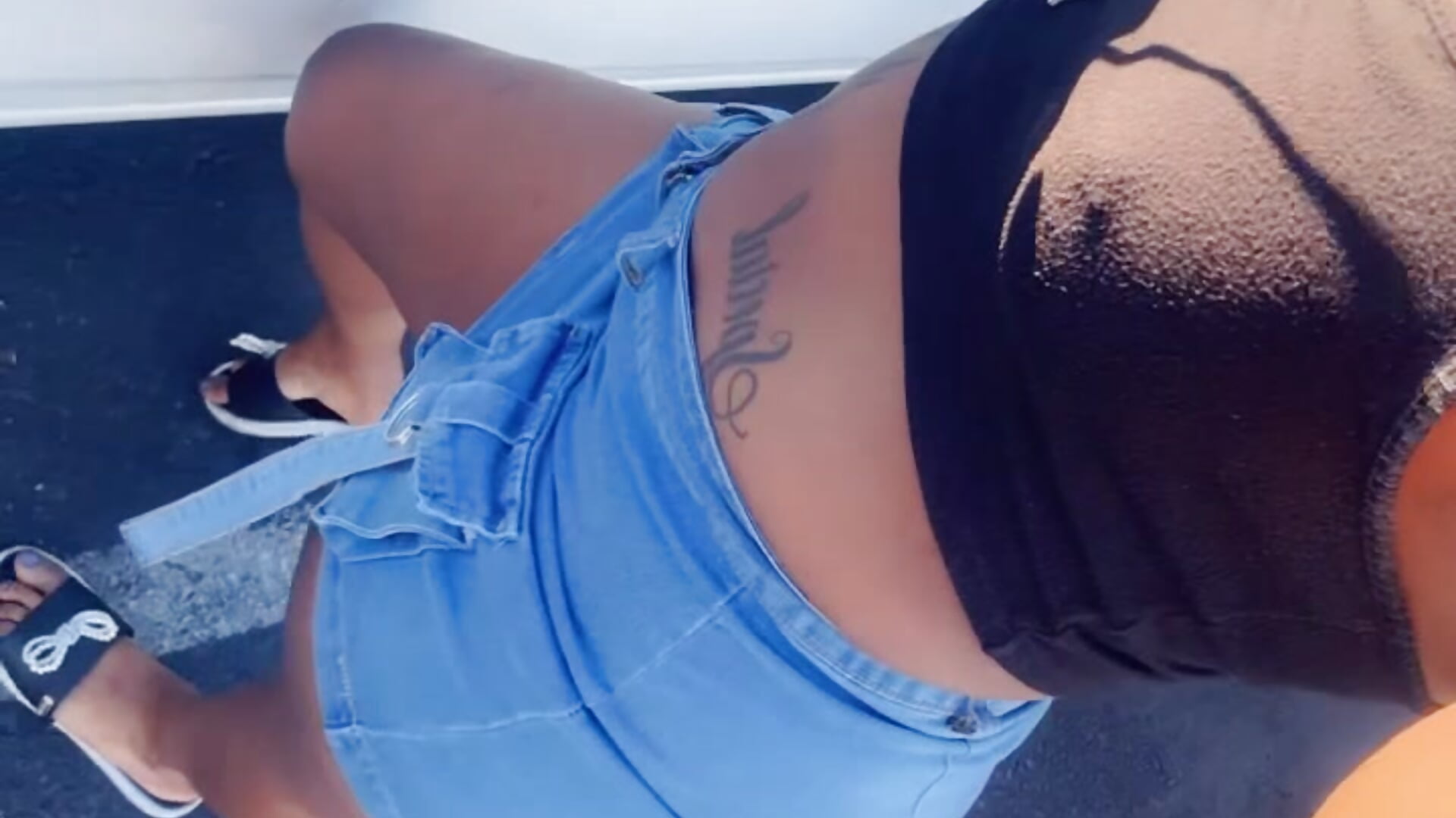 D635ED52-4AA5-4269-90B2-107A03710480 - video by WavyTsunami cam model