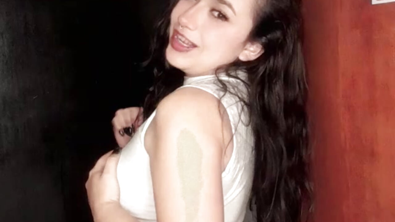 1000107933 - video by Aura_cute_ cam model