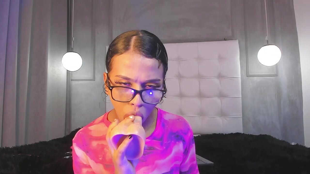 deep throat  + show asshole - video van im_aliisson cam-model