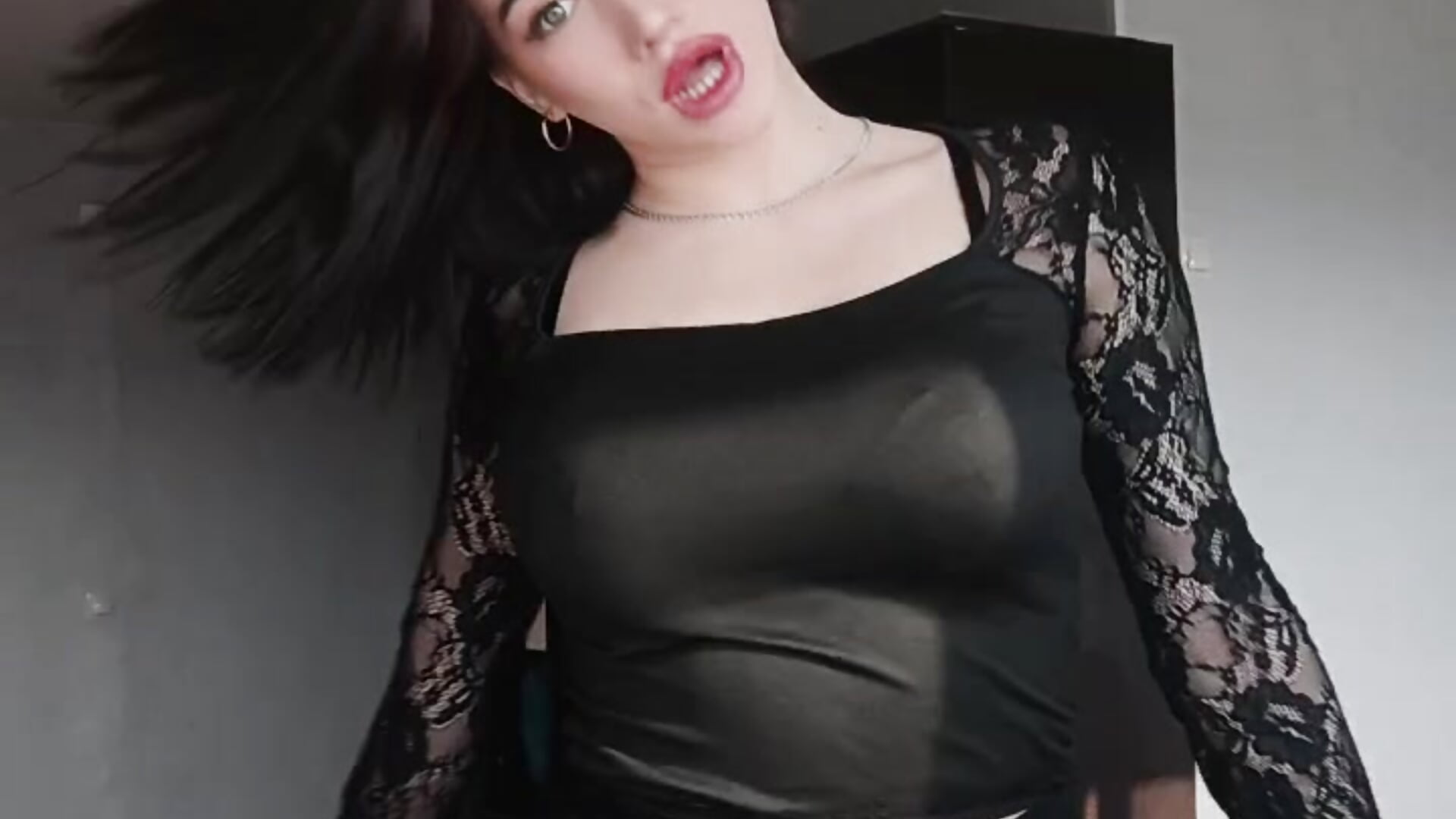 black color for your hot milk - Video von GilberteBauch Cam-Model