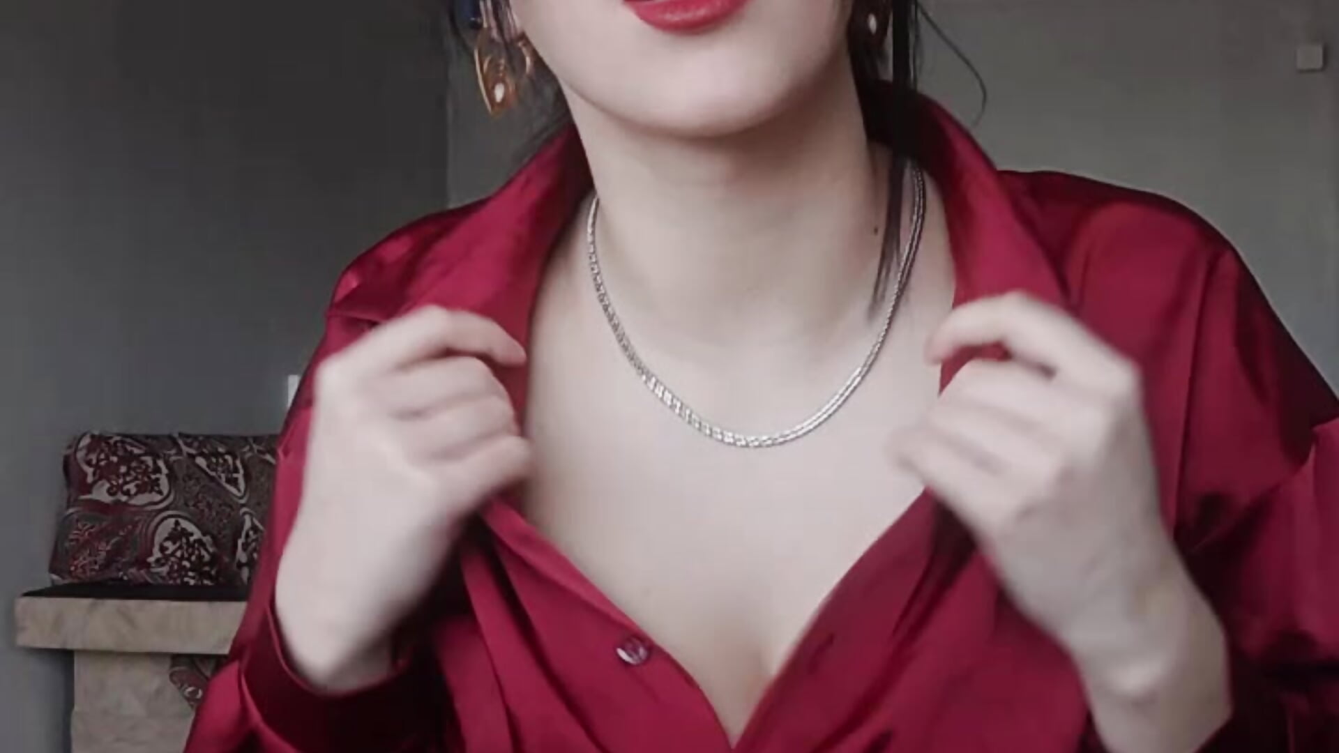 ) – video od webkamerové modelky GilberteBauch