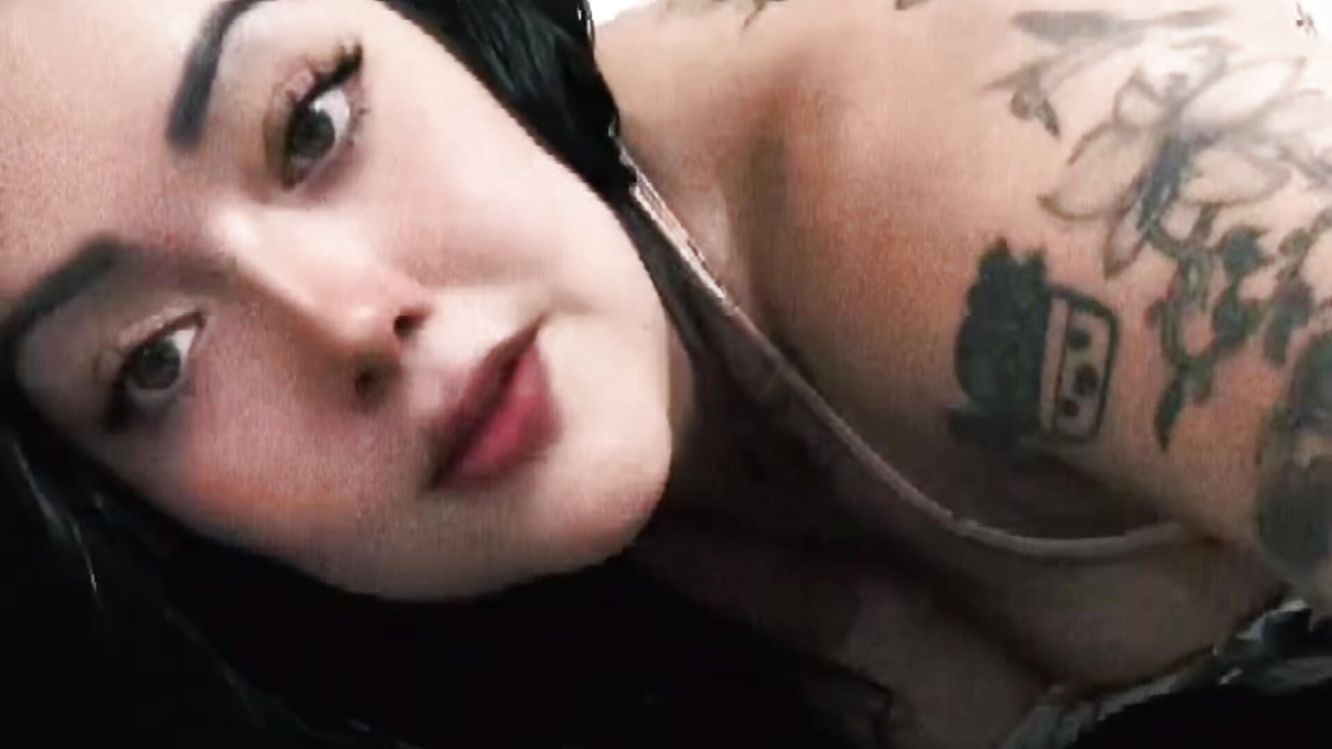 Tinta  en  mi  piel - clip cu violeta_delavega model videochat