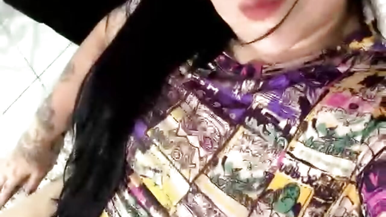 WhatsApp Video 2026-10-12 at 2,55,11 PM – video modela na kameri violeta_delavega