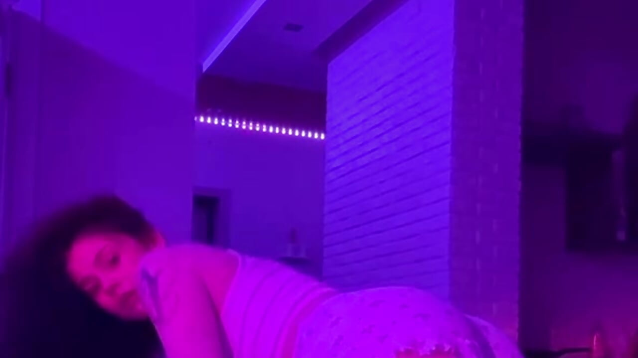 Just having fun ;) - 視頻由 Dipamelly 主播提供