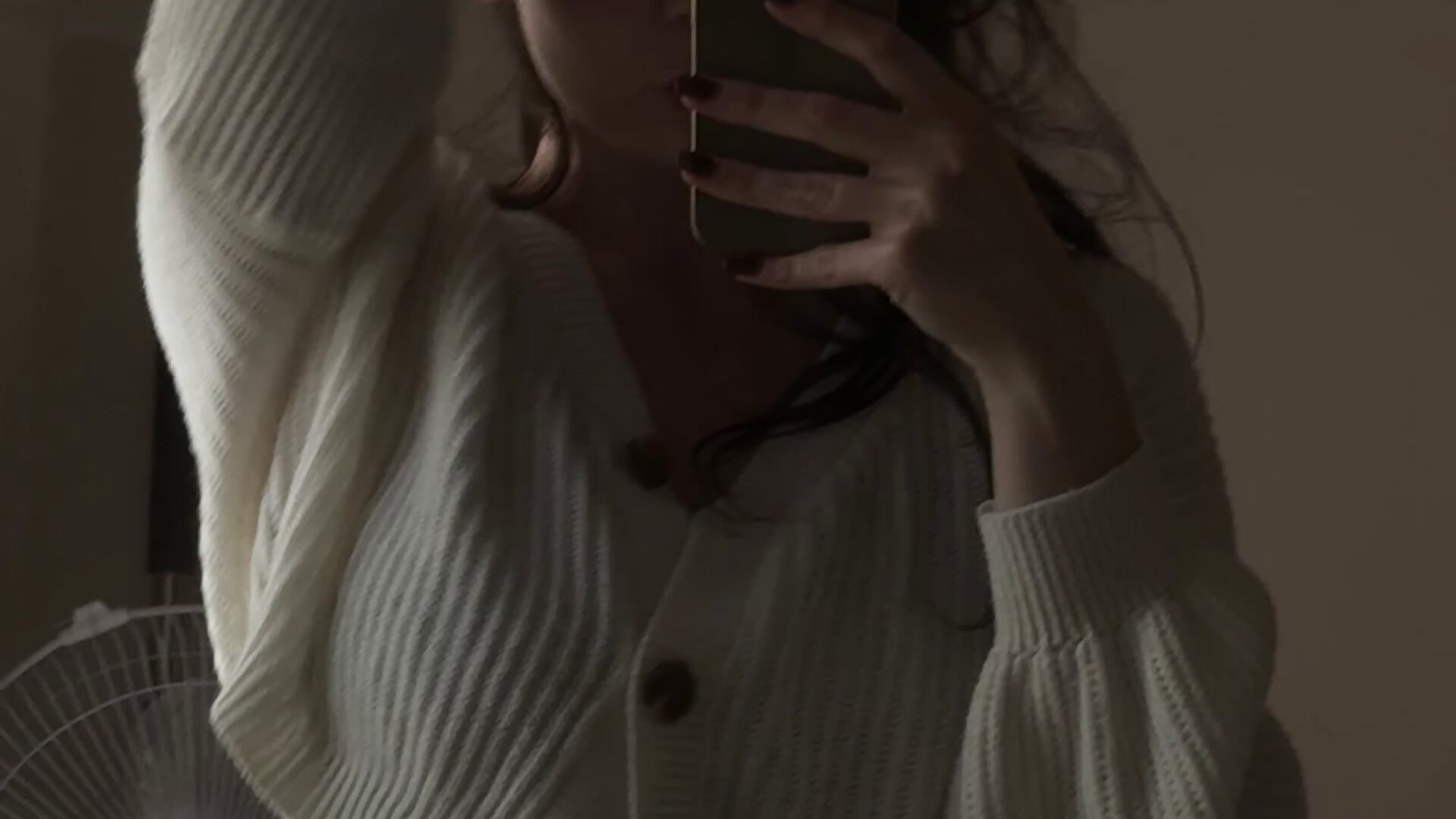 Mirror and me^^ - video của người mẫu cam Dipamelly