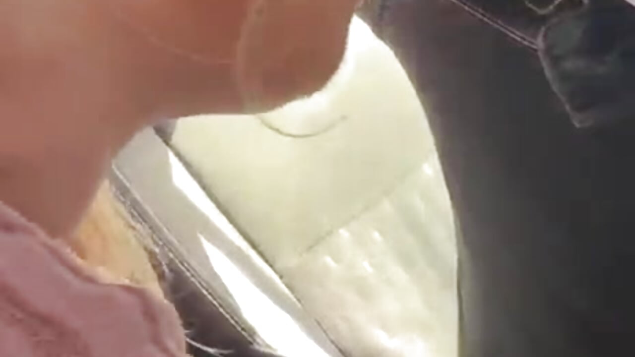 Cheeky blowjob in the car – video af Poppy-Playtimex cam-model