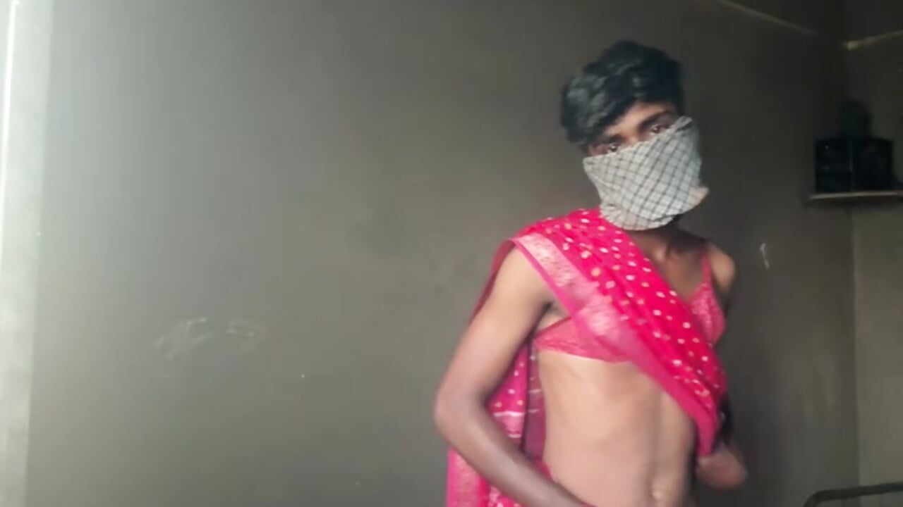 [25 Apr 07:05] Public See my sadhi look - video của người mẫu cam parth73637